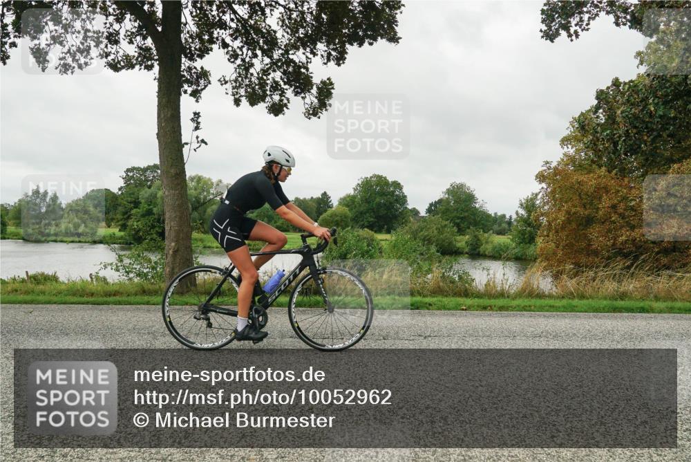 30.08.2026 - Elbe Triathlon Hamburg Michael Burmester http://msf.ph/oto/10052962 30.08.2026 10:20:44 Radfahren 672, 879, 942 meine-sportfotos.de
