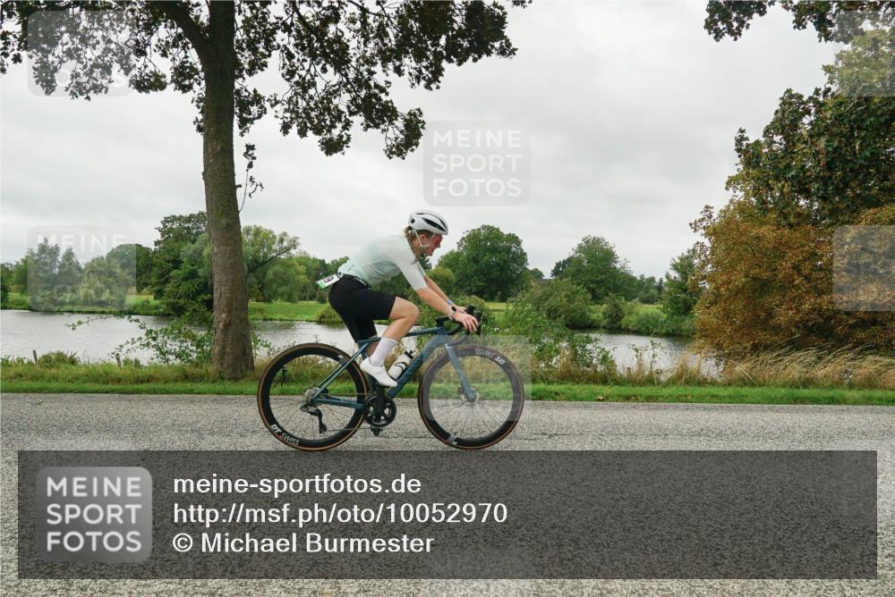 30.08.2026 - Elbe Triathlon Hamburg Michael Burmester http://msf.ph/oto/10052970 30.08.2026 10:21:00 Radfahren 809 meine-sportfotos.de