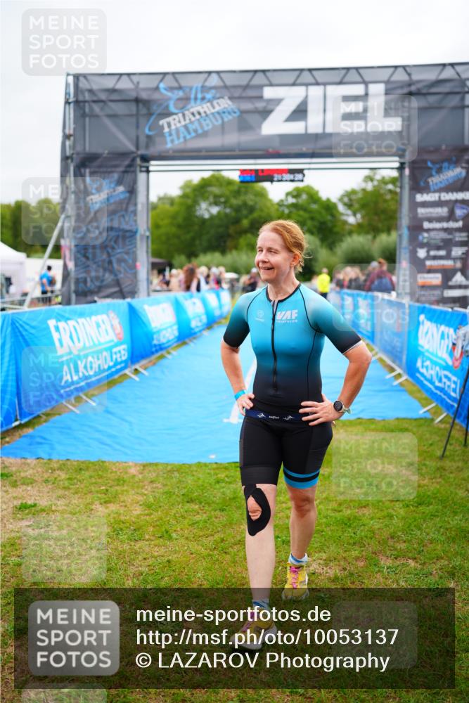 30.08.2026 - Elbe Triathlon Hamburg LAZAROV Photography http://msf.ph/oto/10053137 30.08.2026 10:48:35 Ziel 320 meine-sportfotos.de