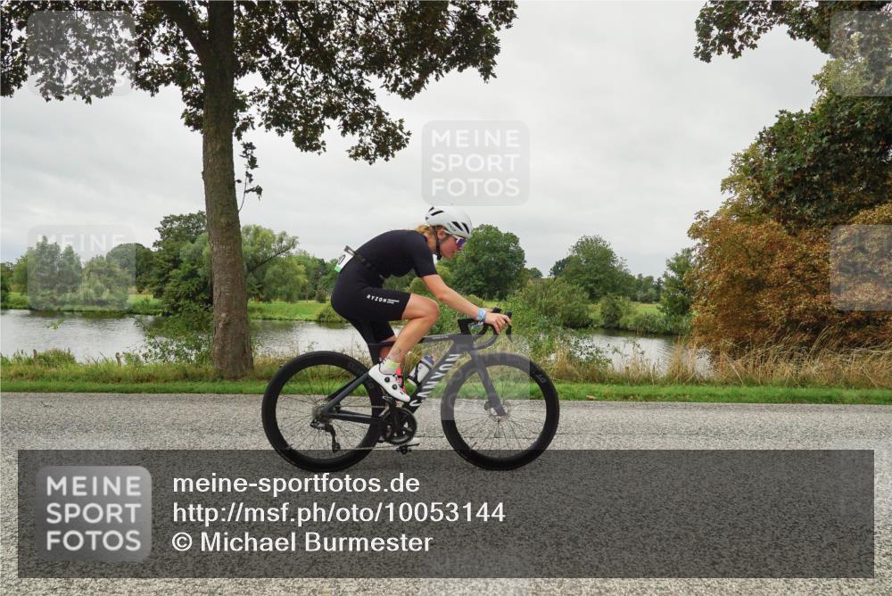 30.08.2026 - Elbe Triathlon Hamburg Michael Burmester http://msf.ph/oto/10053144 30.08.2026 10:25:18 Radfahren 587, 693, 696, 800 meine-sportfotos.de