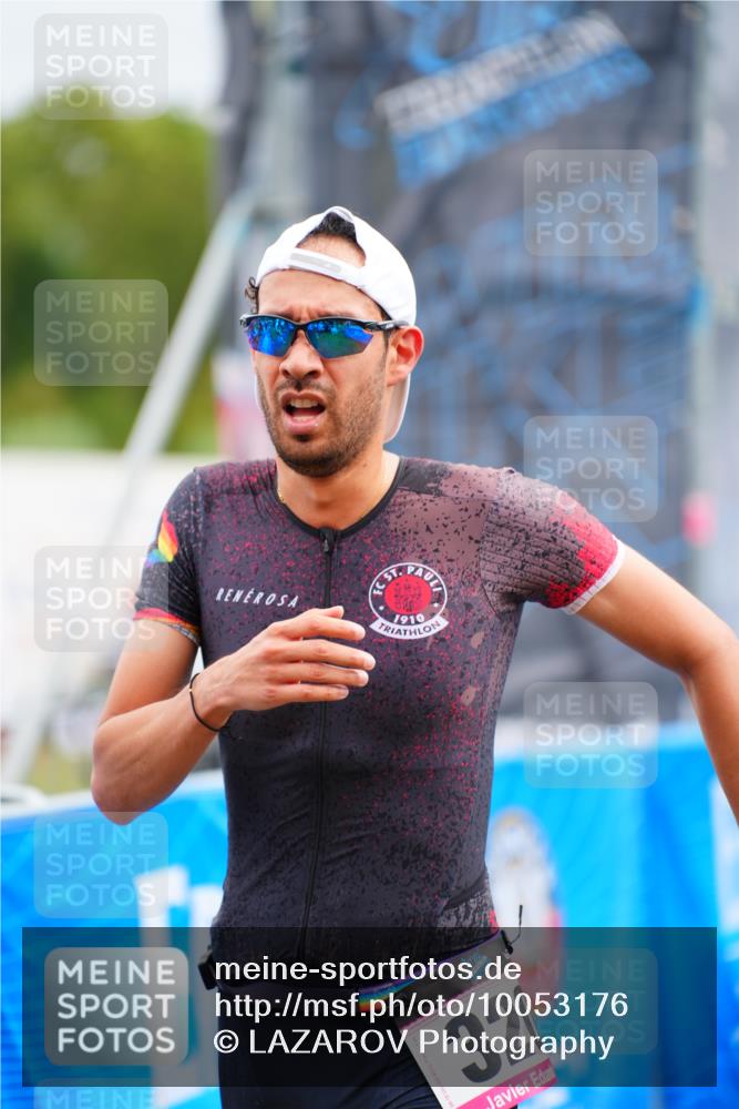 30.08.2026 - Elbe Triathlon Hamburg LAZAROV Photography http://msf.ph/oto/10053176 30.08.2026 10:48:41 Ziel 320 meine-sportfotos.de