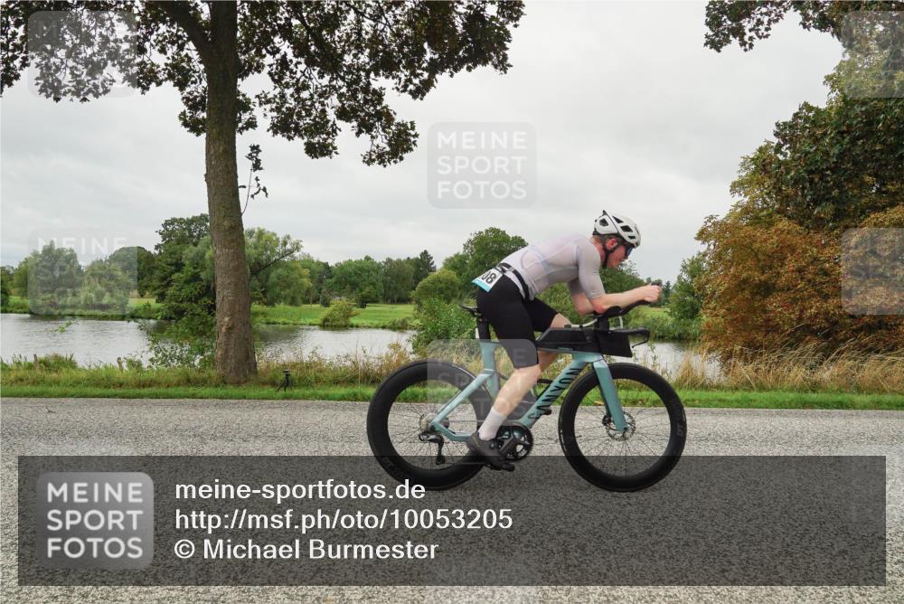 30.08.2026 - Elbe Triathlon Hamburg Michael Burmester http://msf.ph/oto/10053205 30.08.2026 10:26:54 Radfahren 811, 842, 960, 1008 meine-sportfotos.de