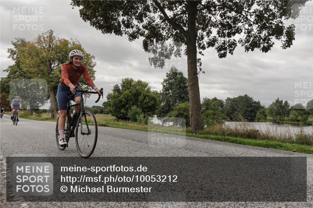 30.08.2026 - Elbe Triathlon Hamburg Michael Burmester http://msf.ph/oto/10053212 30.08.2026 10:45:54 Radfahren 855, 860, 861, 1000, 1037, 1122, 1164, 1222, 1249, 1290, 1352 meine-sportfotos.de