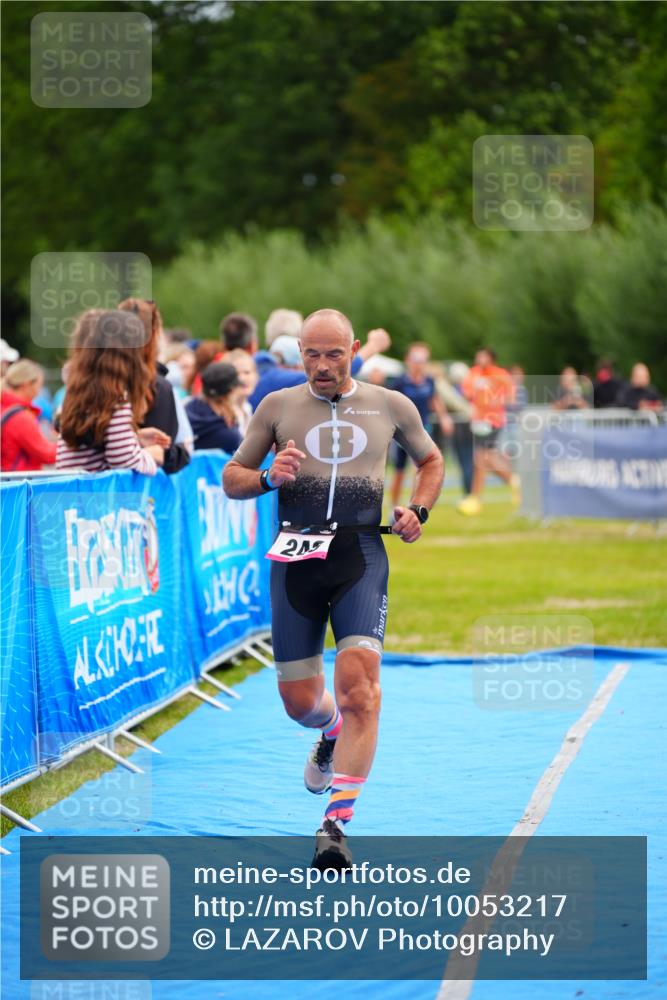 30.08.2026 - Elbe Triathlon Hamburg LAZAROV Photography http://msf.ph/oto/10053217 30.08.2026 10:49:22 Ziel 249 meine-sportfotos.de