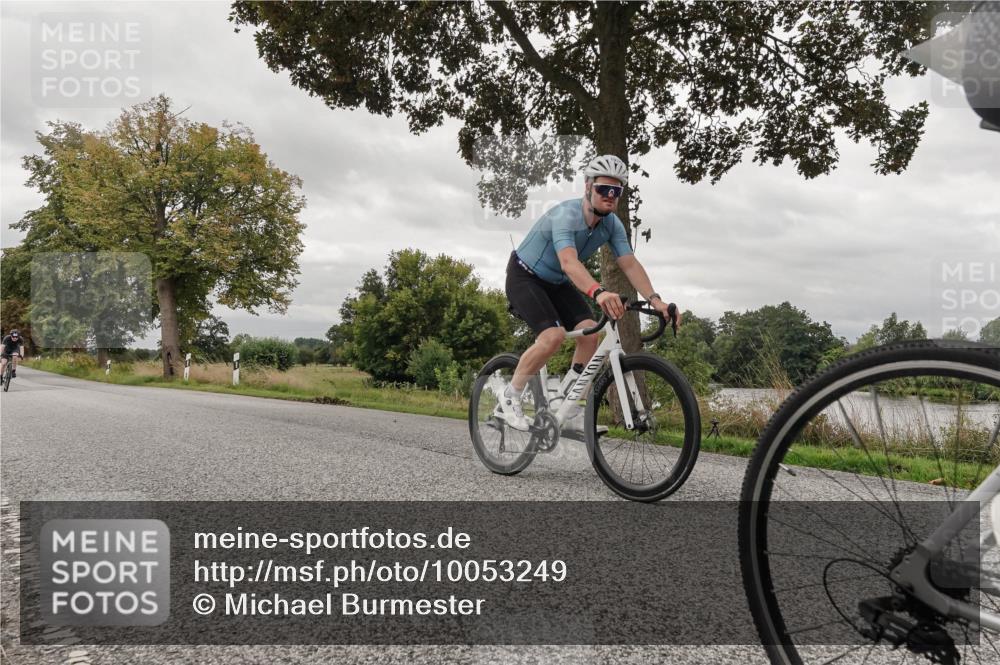 30.08.2026 - Elbe Triathlon Hamburg Michael Burmester http://msf.ph/oto/10053249 30.08.2026 10:46:07 Radfahren 985, 1054, 1099, 1141, 1146, 1197 meine-sportfotos.de