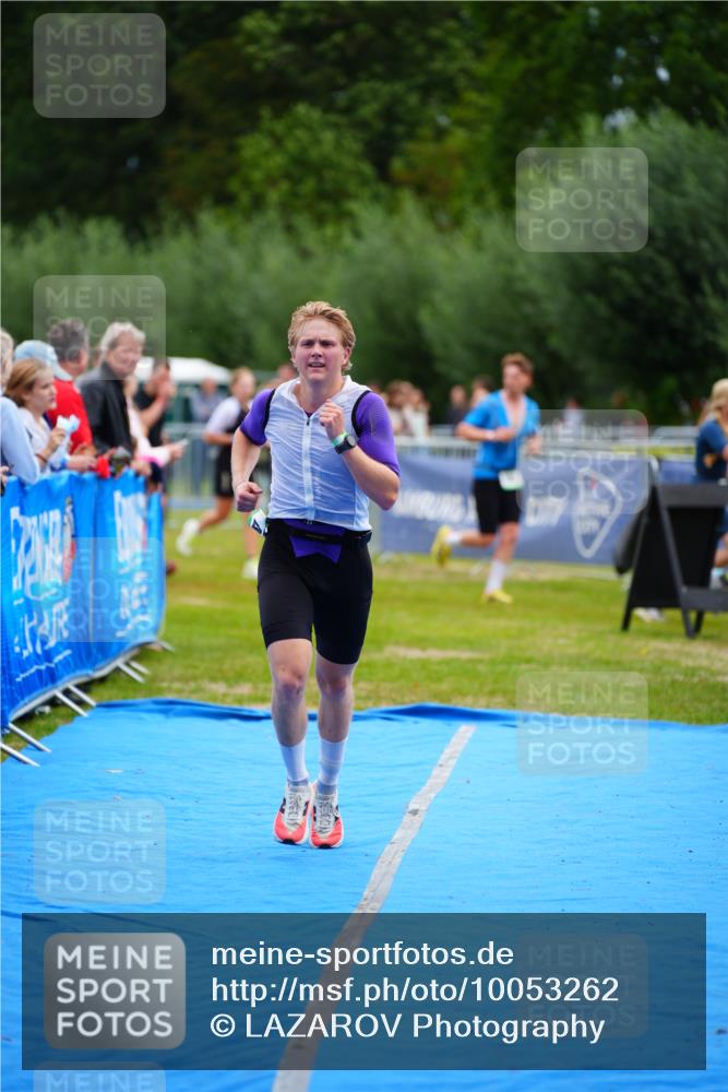 30.08.2026 - Elbe Triathlon Hamburg LAZAROV Photography http://msf.ph/oto/10053262 30.08.2026 10:50:20 Ziel 421 meine-sportfotos.de