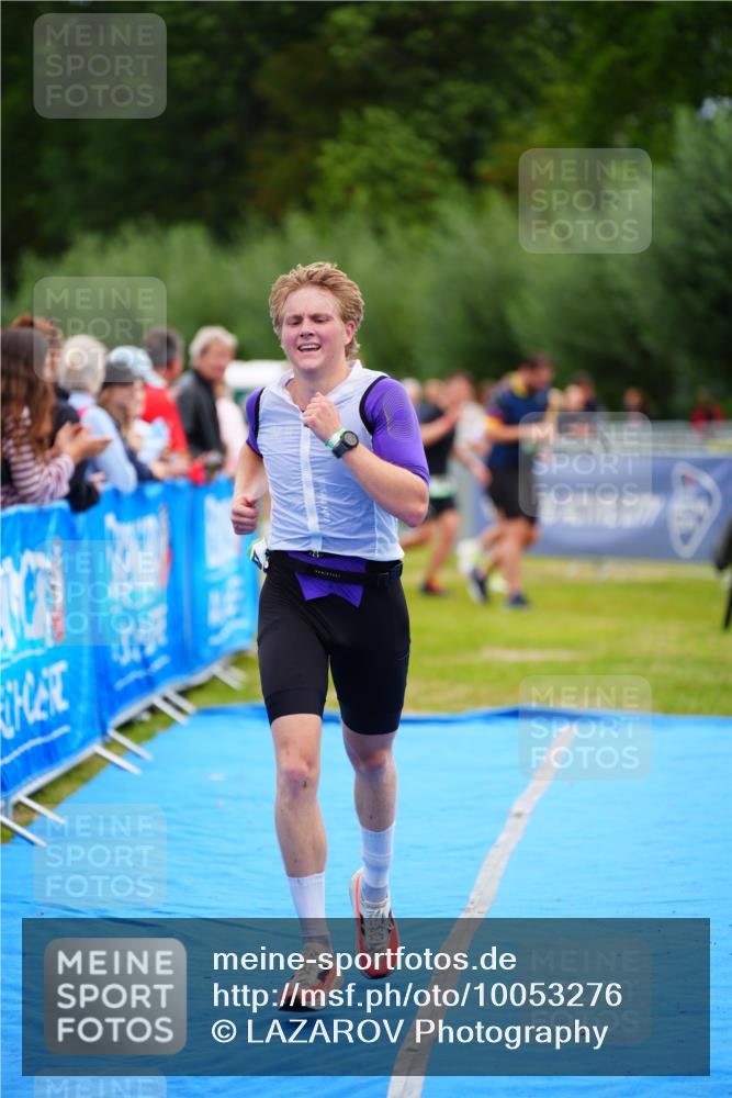 30.08.2026 - Elbe Triathlon Hamburg LAZAROV Photography http://msf.ph/oto/10053276 30.08.2026 10:50:20 Ziel 421 meine-sportfotos.de