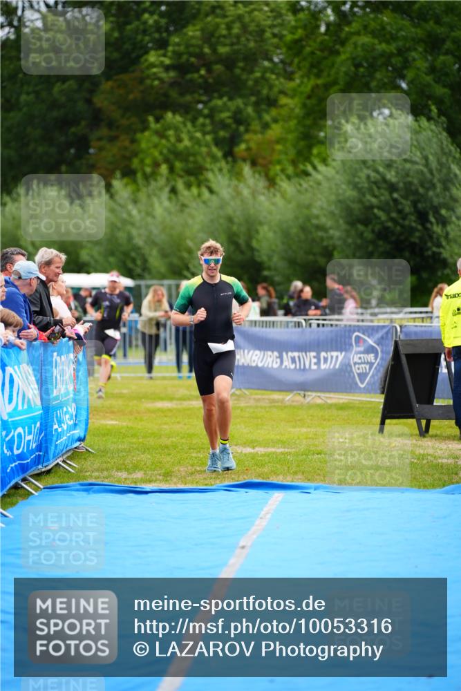 30.08.2026 - Elbe Triathlon Hamburg LAZAROV Photography http://msf.ph/oto/10053316 30.08.2026 10:50:59 Ziel 285, 532 meine-sportfotos.de