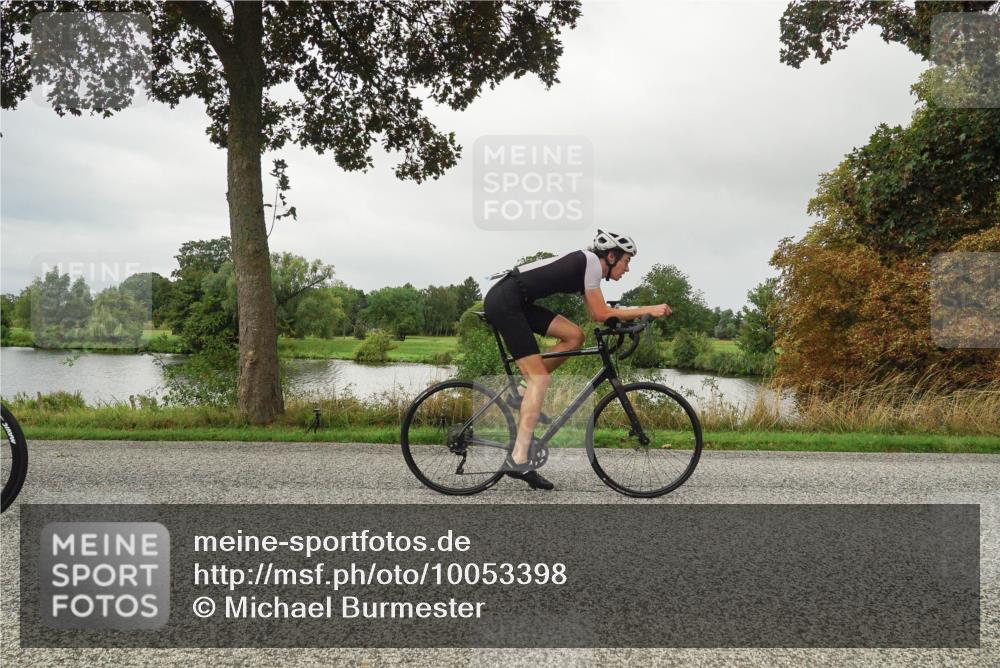 30.08.2026 - Elbe Triathlon Hamburg Michael Burmester http://msf.ph/oto/10053398 30.08.2026 10:29:54 Radfahren 836, 883, 939, 1010 meine-sportfotos.de
