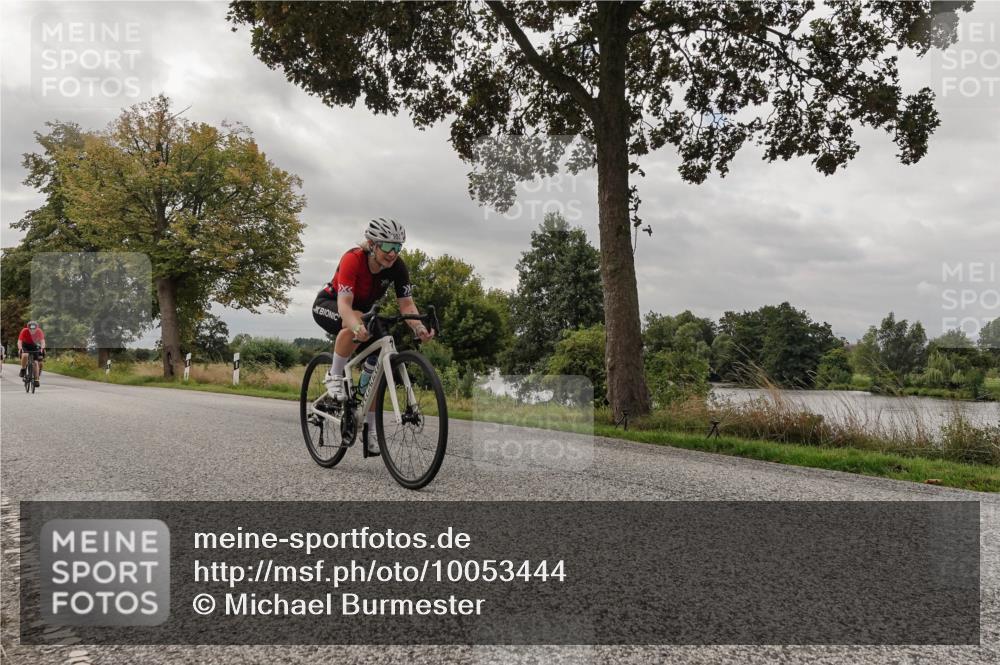 30.08.2026 - Elbe Triathlon Hamburg Michael Burmester http://msf.ph/oto/10053444 30.08.2026 10:48:28 Radfahren 957, 1102, 1142, 1148, 1209, 1308, 1318 meine-sportfotos.de