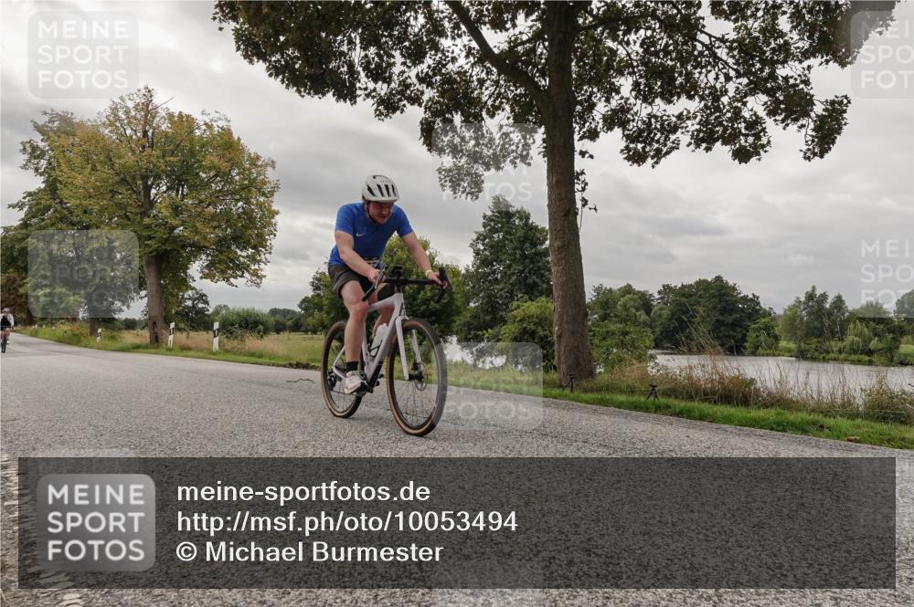 30.08.2026 - Elbe Triathlon Hamburg Michael Burmester http://msf.ph/oto/10053494 30.08.2026 10:49:03 Radfahren 907, 1056, 1135, 1177 meine-sportfotos.de