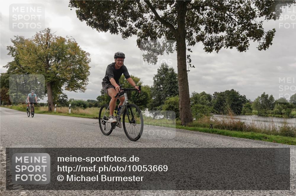 30.08.2026 - Elbe Triathlon Hamburg Michael Burmester http://msf.ph/oto/10053669 30.08.2026 10:51:47 Radfahren 901, 1022, 1033, 1103, 1108, 1171, 1264, 1354 meine-sportfotos.de