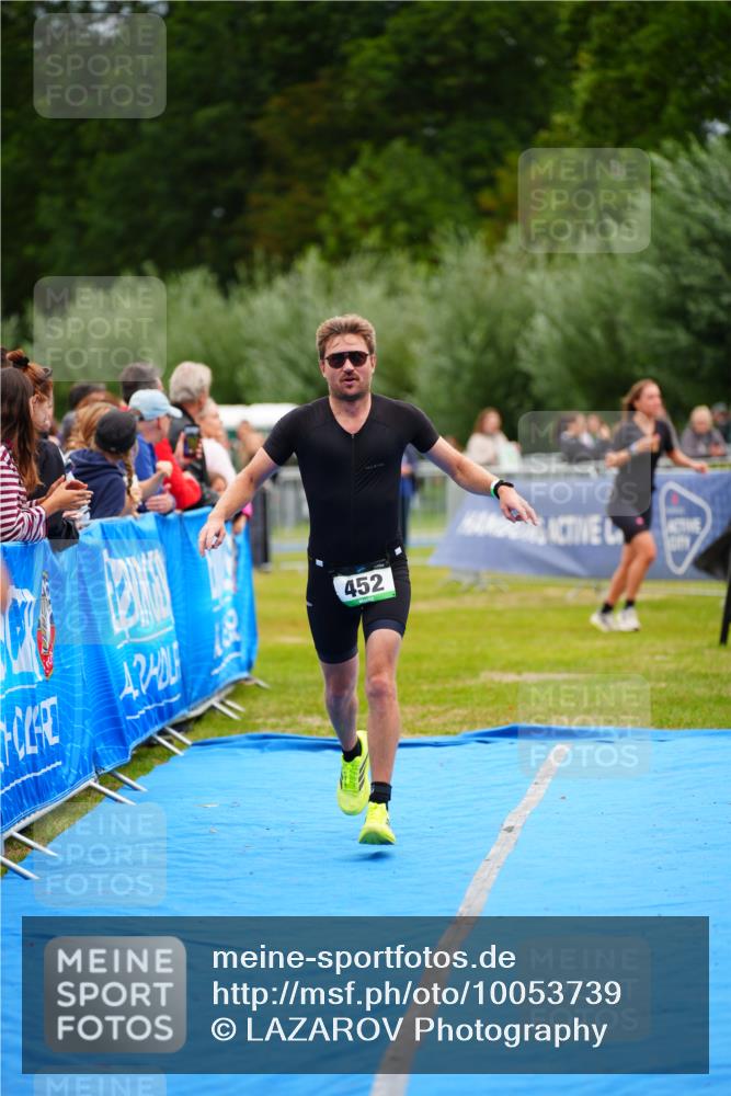 30.08.2026 - Elbe Triathlon Hamburg LAZAROV Photography http://msf.ph/oto/10053739 30.08.2026 10:52:02 Ziel 452, 536 meine-sportfotos.de