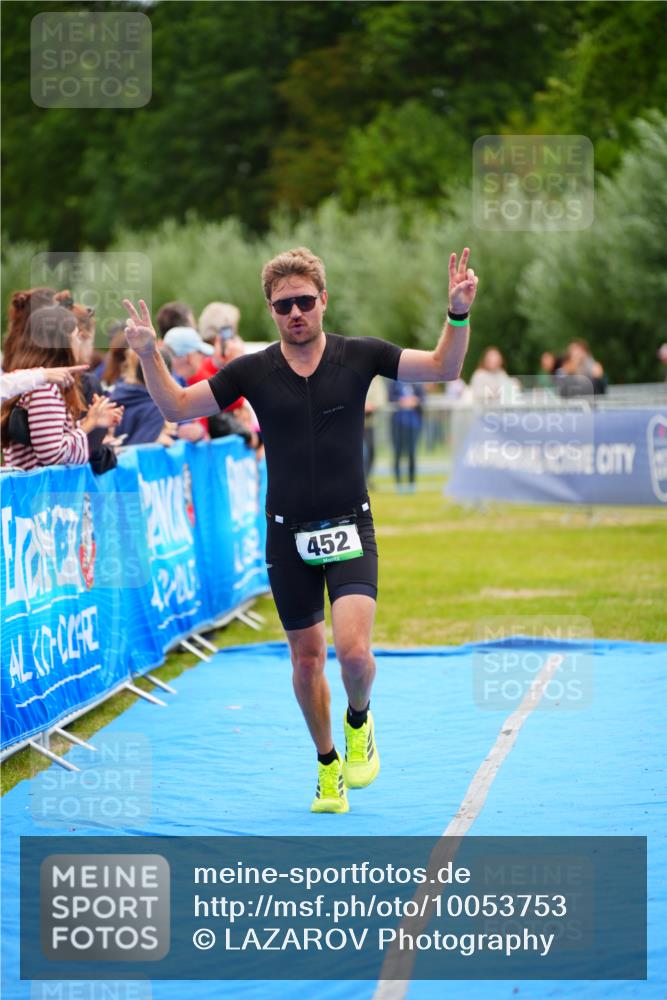 30.08.2026 - Elbe Triathlon Hamburg LAZAROV Photography http://msf.ph/oto/10053753 30.08.2026 10:52:02 Ziel 452, 536 meine-sportfotos.de