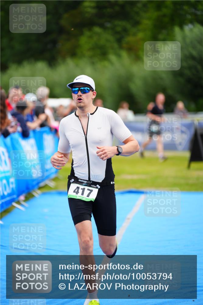 30.08.2026 - Elbe Triathlon Hamburg LAZAROV Photography http://msf.ph/oto/10053794 30.08.2026 10:52:18 Ziel 417 meine-sportfotos.de