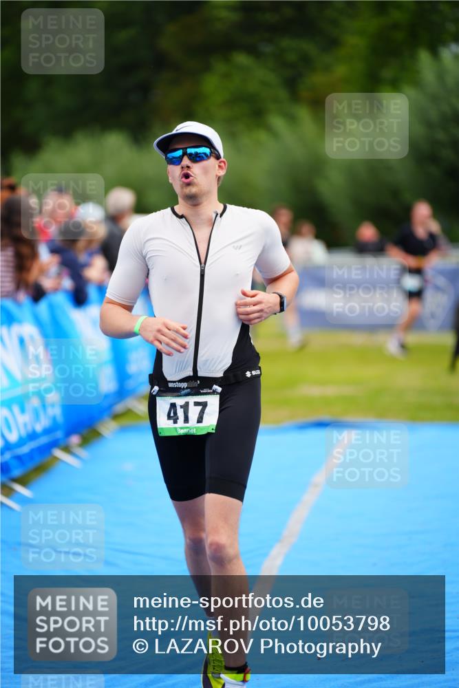 30.08.2026 - Elbe Triathlon Hamburg LAZAROV Photography http://msf.ph/oto/10053798 30.08.2026 10:52:18 Ziel 417 meine-sportfotos.de