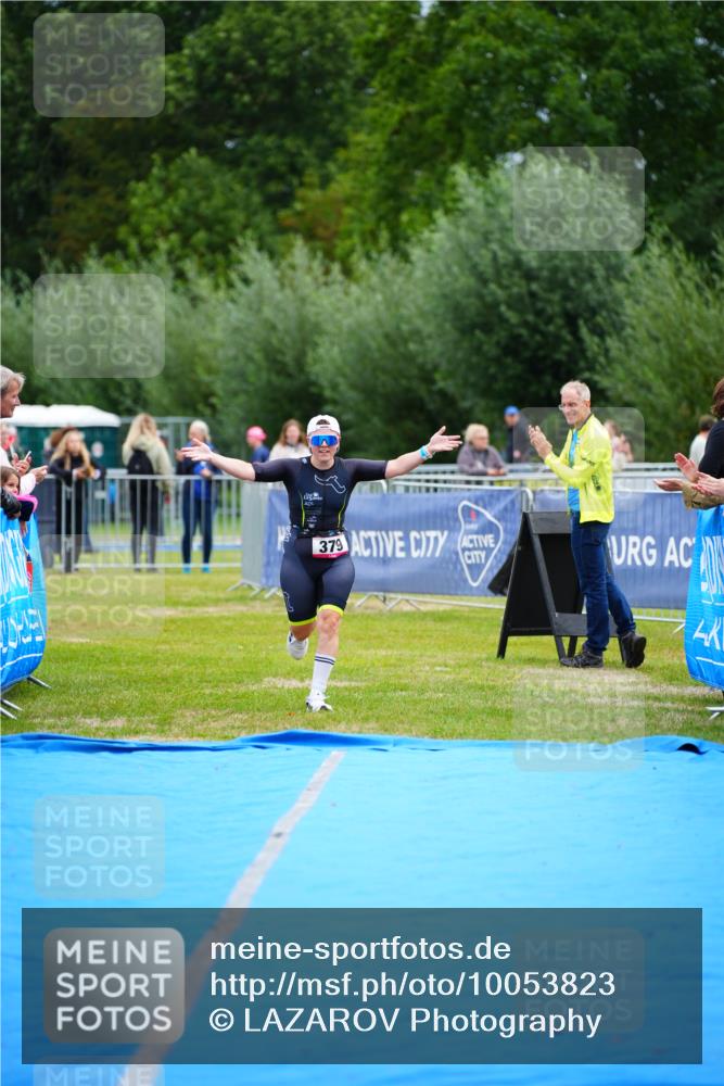 30.08.2026 - Elbe Triathlon Hamburg LAZAROV Photography http://msf.ph/oto/10053823 30.08.2026 10:52:31 Ziel 379 meine-sportfotos.de