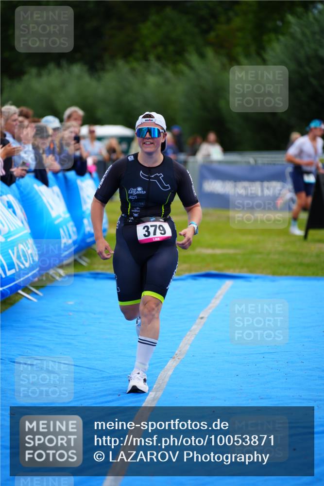 30.08.2026 - Elbe Triathlon Hamburg LAZAROV Photography http://msf.ph/oto/10053871 30.08.2026 10:52:34 Ziel 379 meine-sportfotos.de