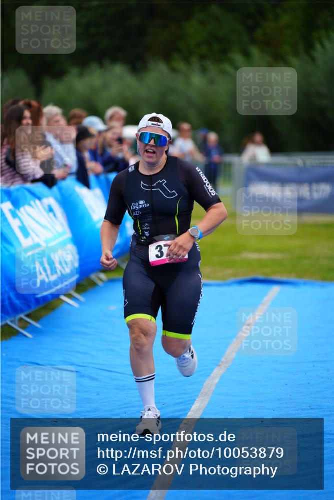 30.08.2026 - Elbe Triathlon Hamburg LAZAROV Photography http://msf.ph/oto/10053879 30.08.2026 10:52:34 Ziel 379 meine-sportfotos.de