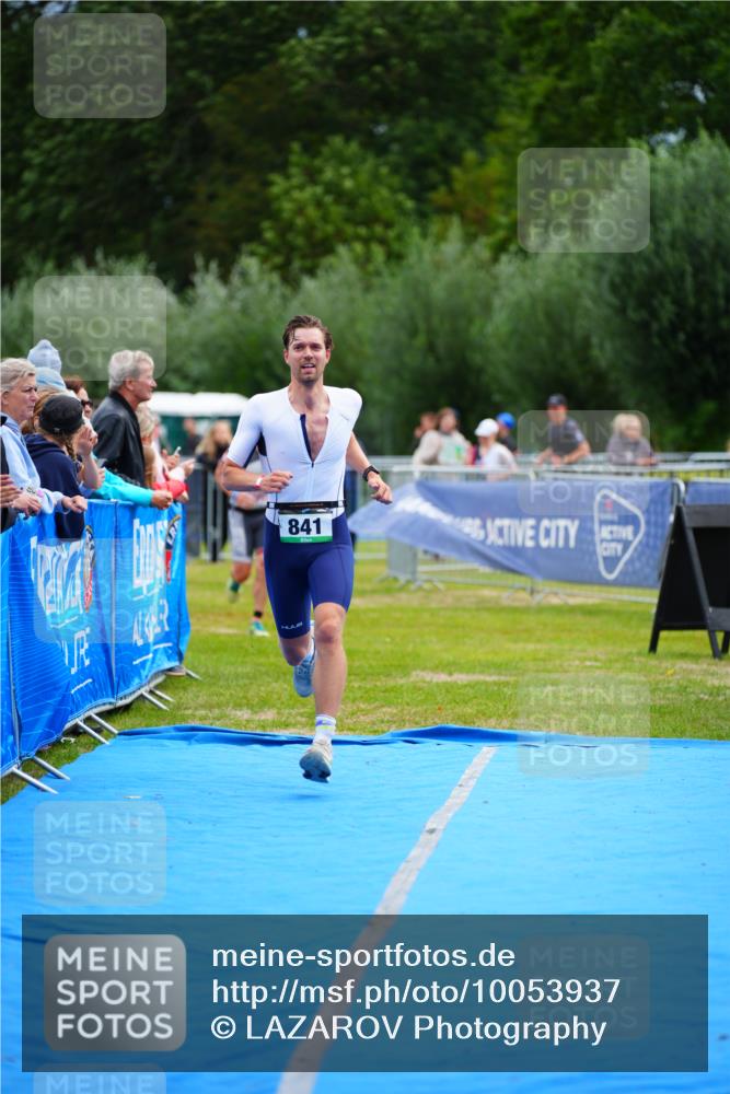 30.08.2026 - Elbe Triathlon Hamburg LAZAROV Photography http://msf.ph/oto/10053937 30.08.2026 10:52:57 Ziel 260, 281, 841 meine-sportfotos.de