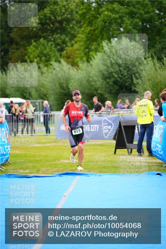 30.08.2026 - Elbe Triathlon Hamburg LAZAROV Photography http://msf.ph/oto/10054068 30.08.2026 10:53:37 Ziel 613 meine-sportfotos.de