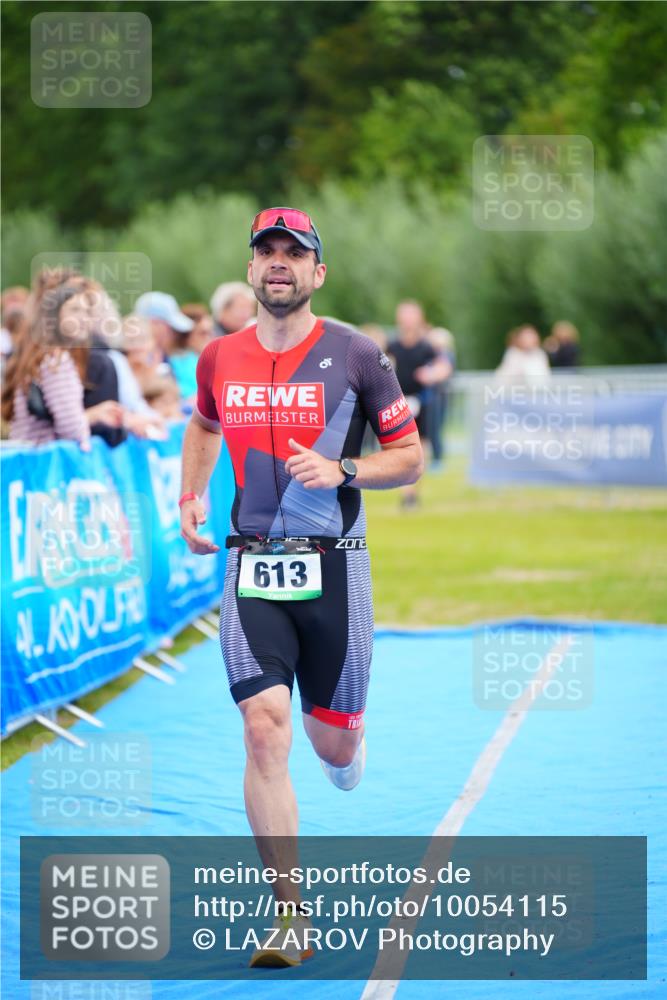 30.08.2026 - Elbe Triathlon Hamburg LAZAROV Photography http://msf.ph/oto/10054115 30.08.2026 10:53:40 Ziel 613 meine-sportfotos.de