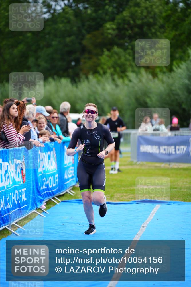 30.08.2026 - Elbe Triathlon Hamburg LAZAROV Photography http://msf.ph/oto/10054156 30.08.2026 10:54:00 Ziel 381, 481 meine-sportfotos.de
