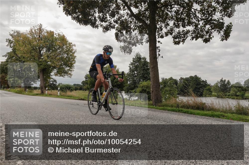 30.08.2026 - Elbe Triathlon Hamburg Michael Burmester http://msf.ph/oto/10054254 30.08.2026 11:00:39 Radfahren 1377 meine-sportfotos.de