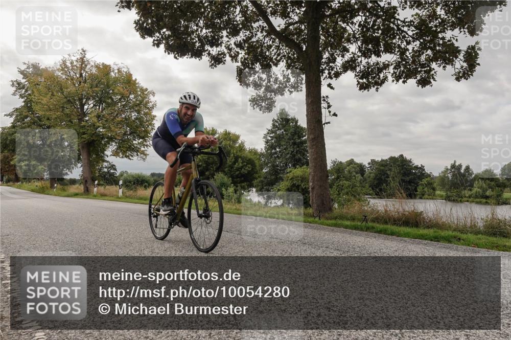 30.08.2026 - Elbe Triathlon Hamburg Michael Burmester http://msf.ph/oto/10054280 30.08.2026 11:01:08 Radfahren 1222, 1230 meine-sportfotos.de