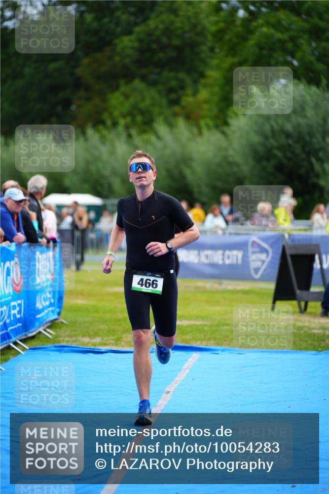 30.08.2026 - Elbe Triathlon Hamburg LAZAROV Photography http://msf.ph/oto/10054283 30.08.2026 10:54:29 Ziel 374, 466 meine-sportfotos.de