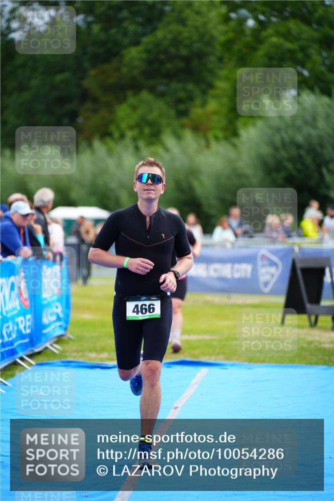 30.08.2026 - Elbe Triathlon Hamburg LAZAROV Photography http://msf.ph/oto/10054286 30.08.2026 10:54:29 Ziel 374, 466 meine-sportfotos.de