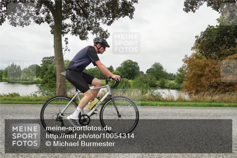 30.08.2026 - Elbe Triathlon Hamburg Michael Burmester http://msf.ph/oto/10054314 30.08.2026 10:46:05 Radfahren 985, 1054, 1099, 1141, 1161, 1163, 1197 meine-sportfotos.de