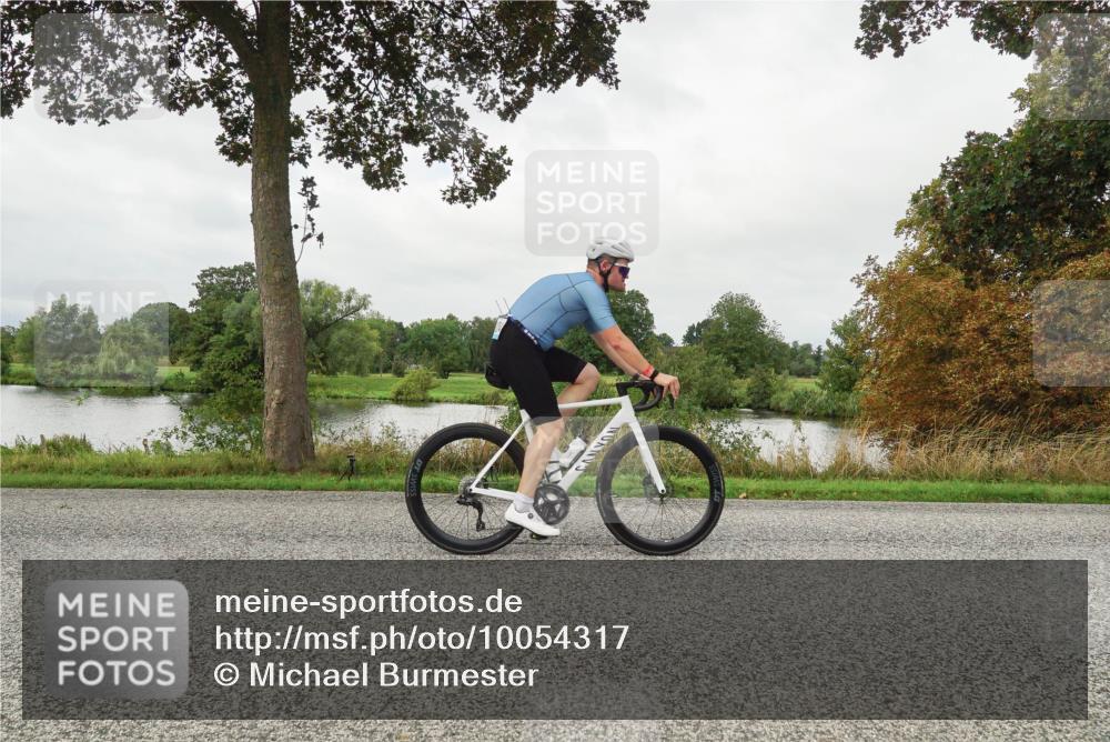 30.08.2026 - Elbe Triathlon Hamburg Michael Burmester http://msf.ph/oto/10054317 30.08.2026 10:46:06 Radfahren 985, 1054, 1099, 1141, 1146, 1163, 1197 meine-sportfotos.de