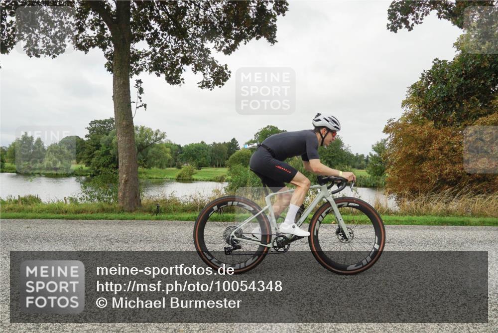 30.08.2026 - Elbe Triathlon Hamburg Michael Burmester http://msf.ph/oto/10054348 30.08.2026 10:46:27 Radfahren 1057, 1114, 1132, 1169, 1320 meine-sportfotos.de