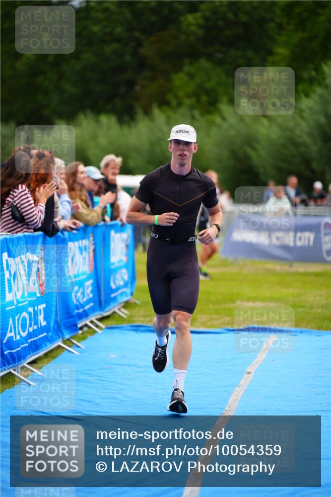 30.08.2026 - Elbe Triathlon Hamburg LAZAROV Photography http://msf.ph/oto/10054359 30.08.2026 10:55:07 Ziel 397 meine-sportfotos.de