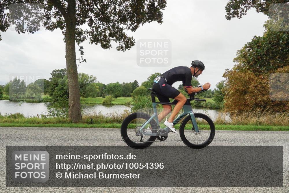 30.08.2026 - Elbe Triathlon Hamburg Michael Burmester http://msf.ph/oto/10054396 30.08.2026 10:47:21 Radfahren 840, 854, 865, 1322 meine-sportfotos.de