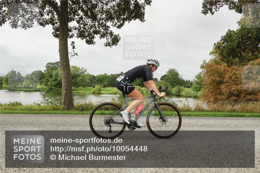30.08.2026 - Elbe Triathlon Hamburg Michael Burmester http://msf.ph/oto/10054448 30.08.2026 10:48:00 Radfahren 858, 954, 982, 1109, 1125, 1195, 1254 meine-sportfotos.de