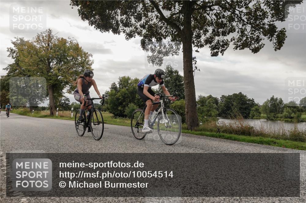 30.08.2026 - Elbe Triathlon Hamburg Michael Burmester http://msf.ph/oto/10054514 30.08.2026 11:06:05 Radfahren 1303, 1305, 1390, 1442, 1457 meine-sportfotos.de