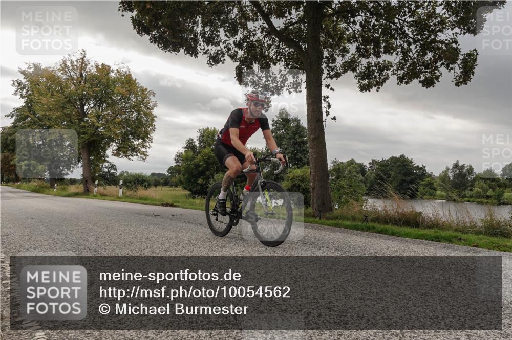 30.08.2026 - Elbe Triathlon Hamburg Michael Burmester http://msf.ph/oto/10054562 30.08.2026 11:07:18 Radfahren 1268, 1272, 1414 meine-sportfotos.de