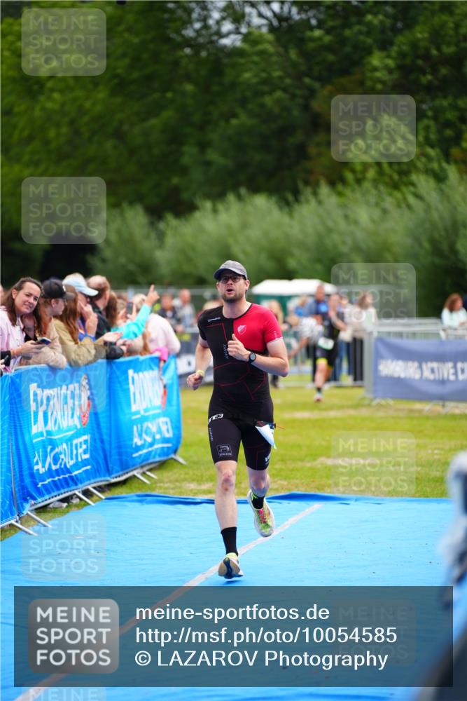 30.08.2026 - Elbe Triathlon Hamburg LAZAROV Photography http://msf.ph/oto/10054585 30.08.2026 10:56:55 Ziel 550, 668 meine-sportfotos.de