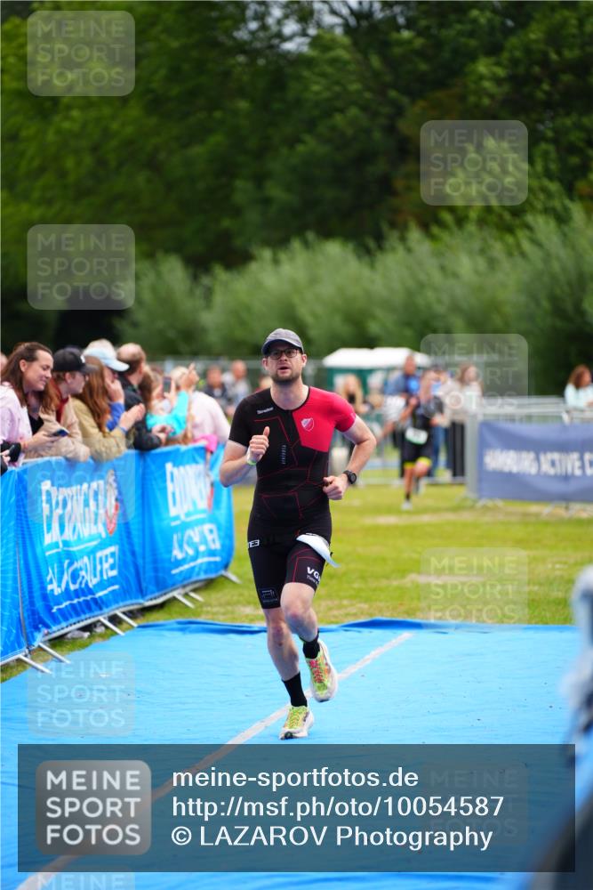 30.08.2026 - Elbe Triathlon Hamburg LAZAROV Photography http://msf.ph/oto/10054587 30.08.2026 10:56:55 Ziel 550, 668 meine-sportfotos.de