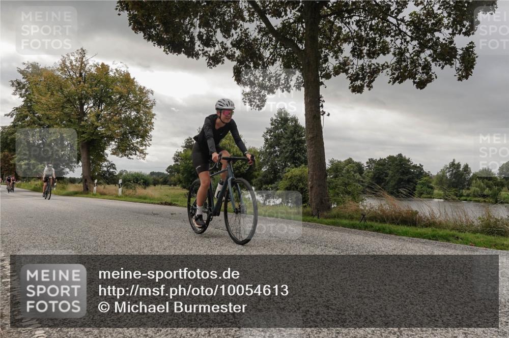 30.08.2026 - Elbe Triathlon Hamburg Michael Burmester http://msf.ph/oto/10054613 30.08.2026 11:08:13 Radfahren 1277, 1310, 1311, 1398, 1399, 1410, 1432 meine-sportfotos.de