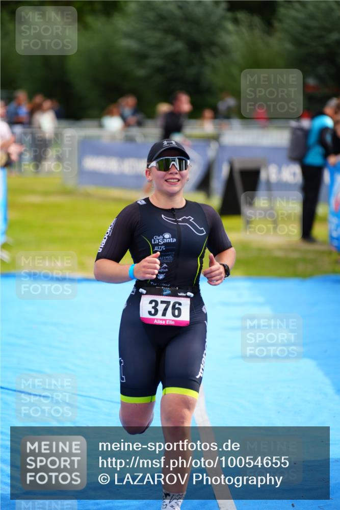30.08.2026 - Elbe Triathlon Hamburg LAZAROV Photography http://msf.ph/oto/10054655 30.08.2026 10:57:31 Ziel 376 meine-sportfotos.de