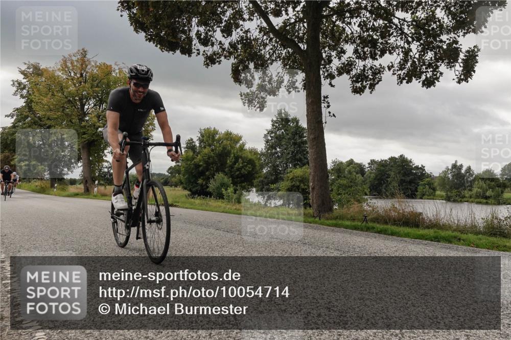 30.08.2026 - Elbe Triathlon Hamburg Michael Burmester http://msf.ph/oto/10054714 30.08.2026 11:11:54 Radfahren 1270, 1274, 1429, 1456, 1563 meine-sportfotos.de
