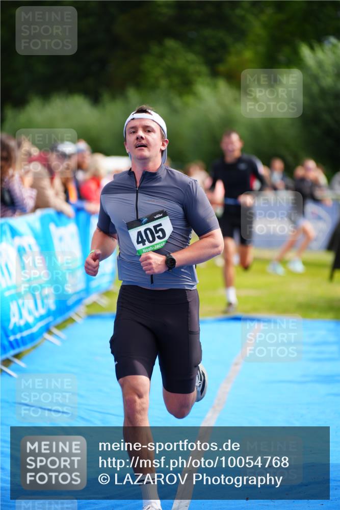 30.08.2026 - Elbe Triathlon Hamburg LAZAROV Photography http://msf.ph/oto/10054768 30.08.2026 10:59:16 Ziel 405, 418, 542 meine-sportfotos.de