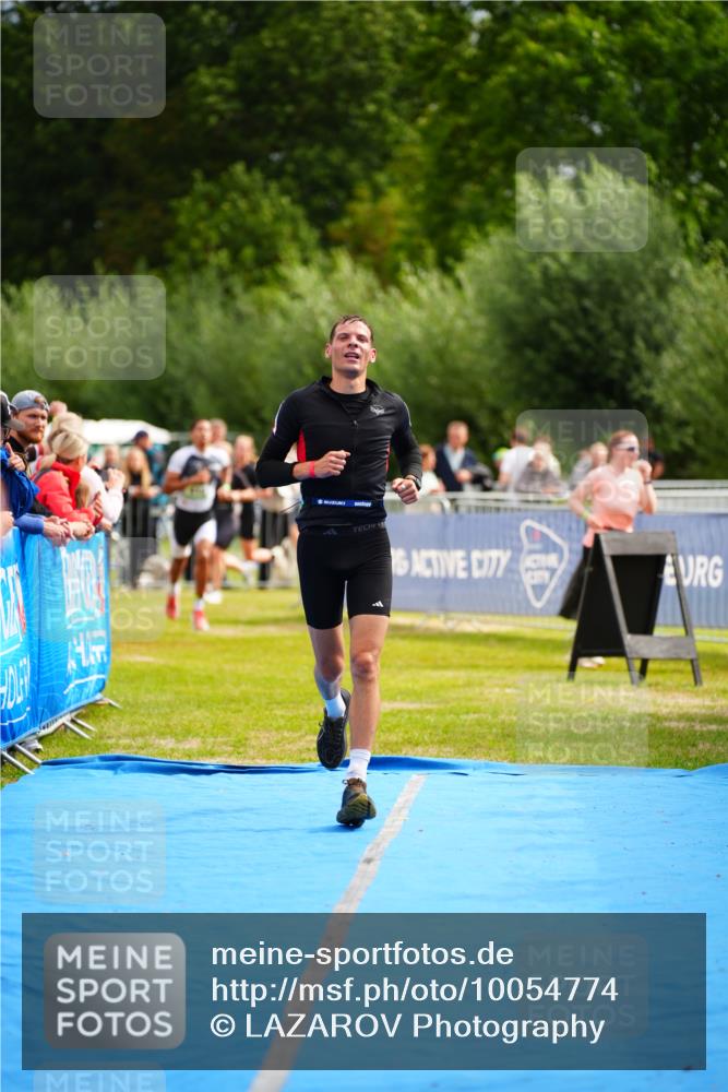 30.08.2026 - Elbe Triathlon Hamburg LAZAROV Photography http://msf.ph/oto/10054774 30.08.2026 10:59:17 Ziel 405, 418, 542 meine-sportfotos.de