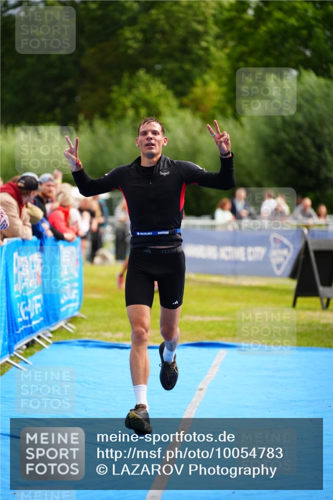 30.08.2026 - Elbe Triathlon Hamburg LAZAROV Photography http://msf.ph/oto/10054783 30.08.2026 10:59:18 Ziel 331, 405, 418, 542 meine-sportfotos.de