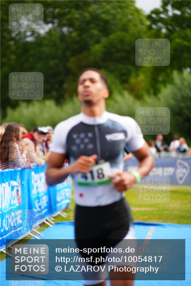 30.08.2026 - Elbe Triathlon Hamburg LAZAROV Photography http://msf.ph/oto/10054817 30.08.2026 10:59:24 Ziel 331, 418, 467 meine-sportfotos.de