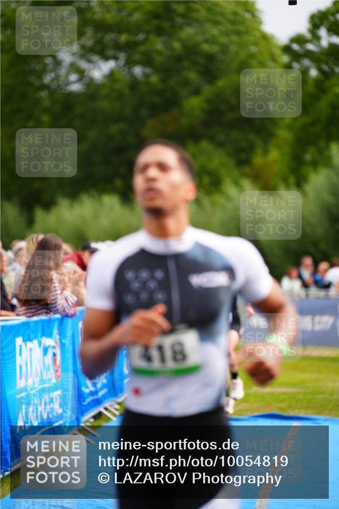 30.08.2026 - Elbe Triathlon Hamburg LAZAROV Photography http://msf.ph/oto/10054819 30.08.2026 10:59:24 Ziel 331, 418, 467 meine-sportfotos.de