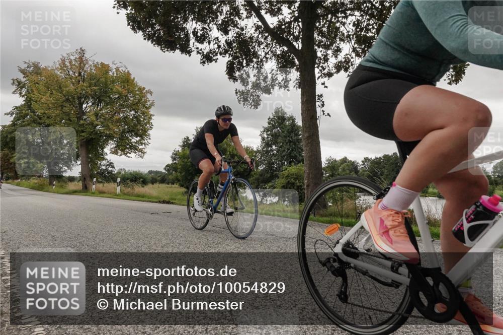 30.08.2026 - Elbe Triathlon Hamburg Michael Burmester http://msf.ph/oto/10054829 30.08.2026 11:14:39 Radfahren 1433, 1497, 1538, 1544, 1560 meine-sportfotos.de